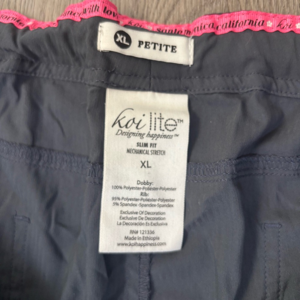 Koi Lite 6-Pocket Gray Scrub Pants Size XL Petite Slim Fit Dobby Pink Trim - Picture 9 of 11
